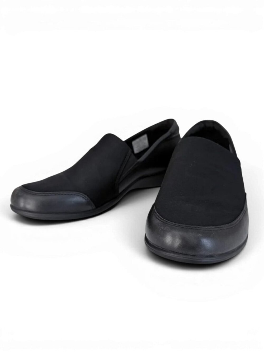 ARAVON black leather comfort slip-on shoes size 7